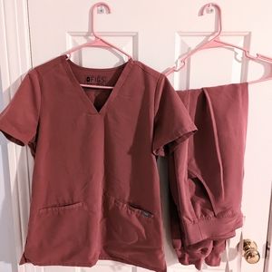FIGS Limited Edition Mauve Scrubs Set - Size Small